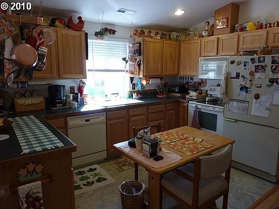 5th image of 4820 NE 58th St