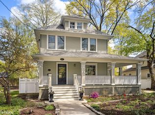 917 N Wheaton Ave, Wheaton, IL