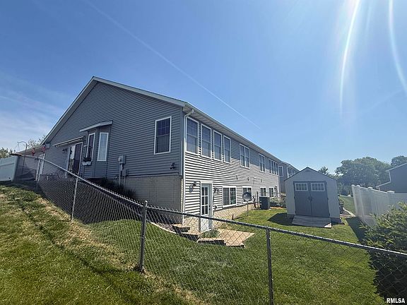 2nd image of 1116 Dixon St