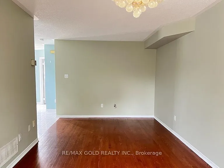 2550 Thomas St #60 — Photo 7
