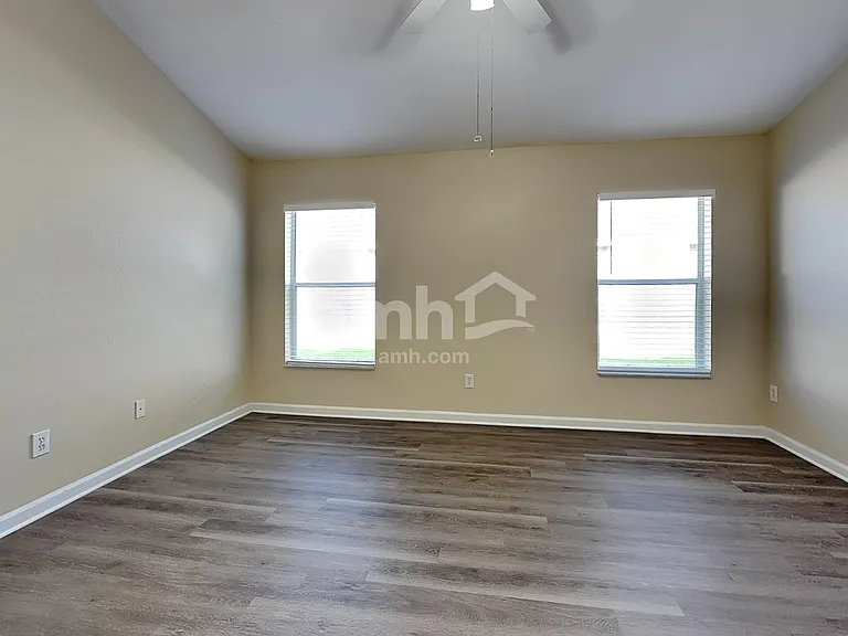 11555 Misty Isle Ln — Photo 10