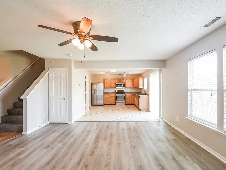 10916 Firefly Ct — Photo 5