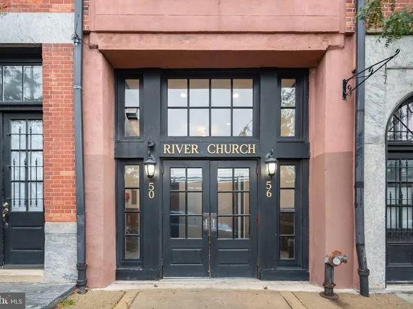 50 N Front St APT 204, Philadelphia, PA 19106