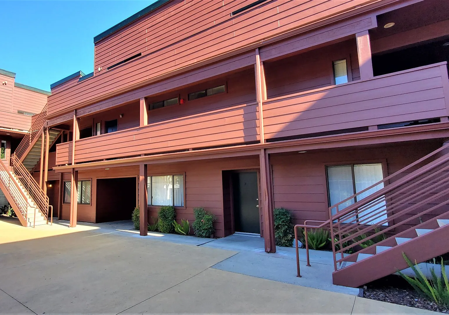 0153 1196 Foothill Blvd. — Photo 4