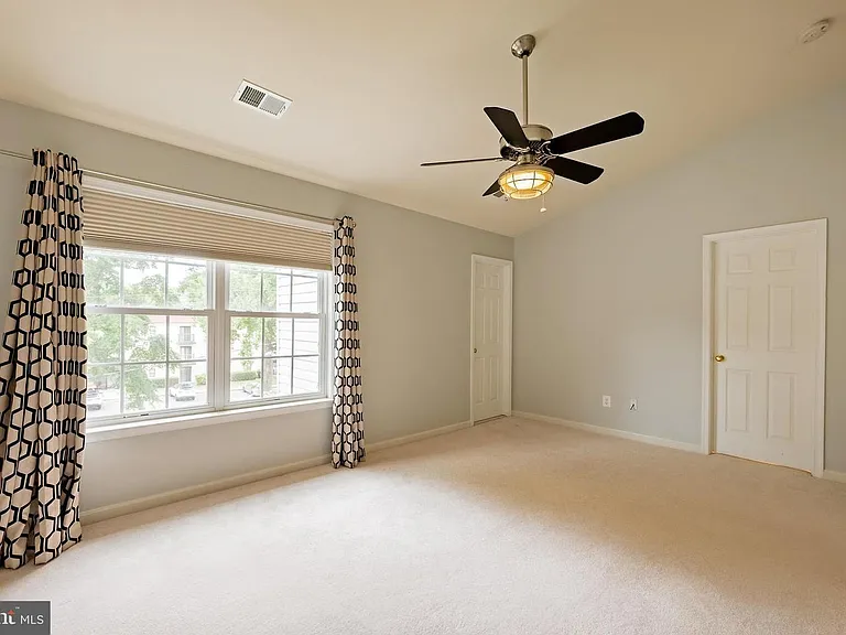 3385 Beechcliff Dr — Photo 28