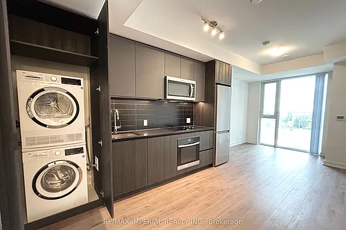 5858 Yonge St Photo 1