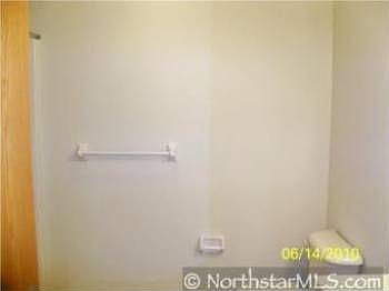 2nd image of 1590 Parkwood Dr APT 216