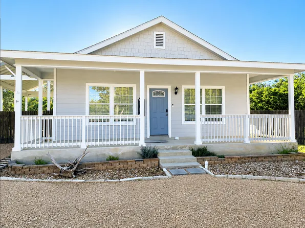 1639 Green Hill Dr, Canyon Lake, TX 78133