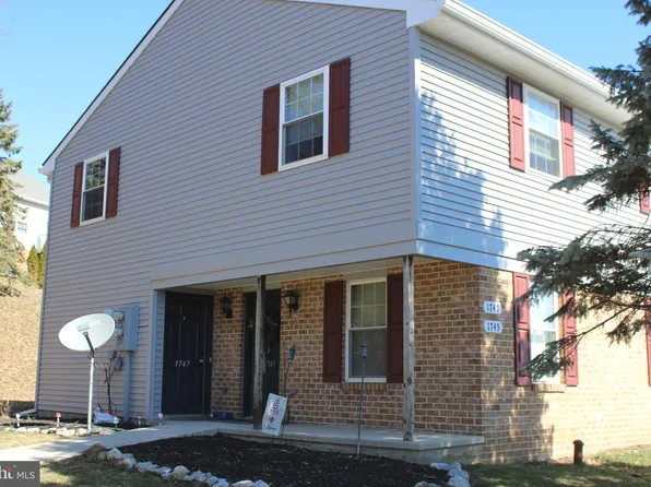 1745 Long Dr, York, PA 17406