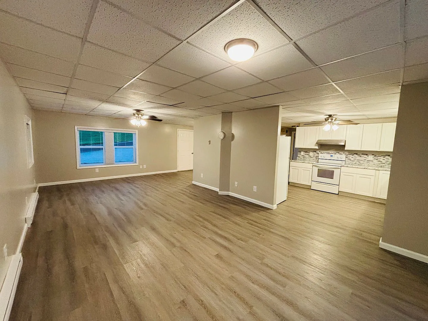 1095PH - 276 Jennelle Rd., - M — Photo 4