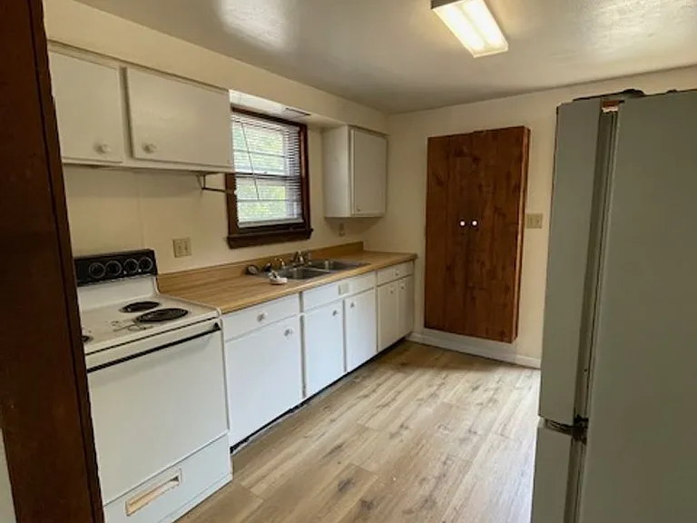 1700 Caniff Cir — Photo 5