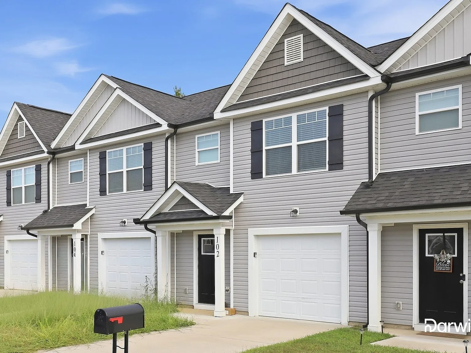 3 bed, 2.5 bath, 1558 sqft, $1,675 — Photo 3