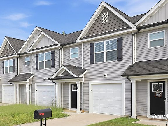 3rd image of 102 Beaumont Cir
