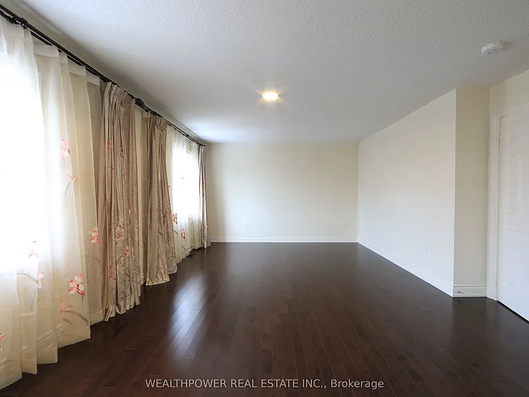 248 Belmore Ct — Photo 16