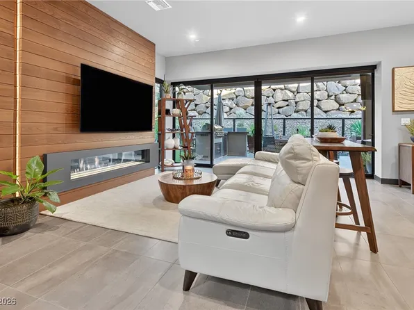 5 Promenade Isle Ln, Henderson, NV 89011