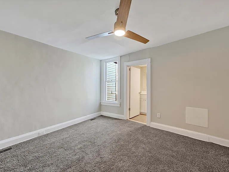 2432 E Fayette St — Photo 12