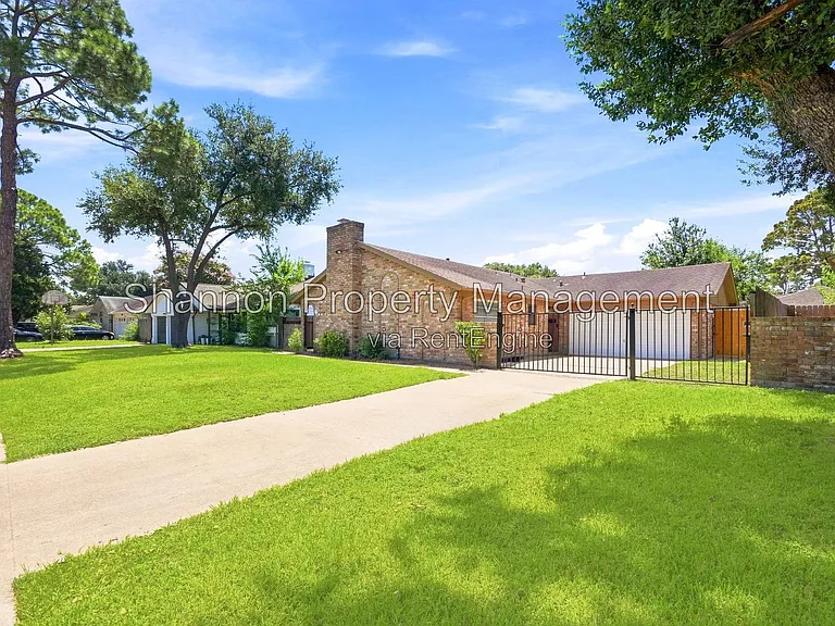 6215 Autumn Arbor Dr — Photo 3