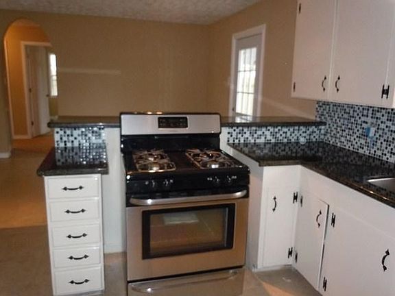 3rd image of 3455 Cecil Dr