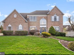 102 Tennyson Ln, North Wales, PA 19454