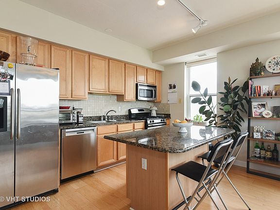3rd image of 5 E 14th Pl APT 1408