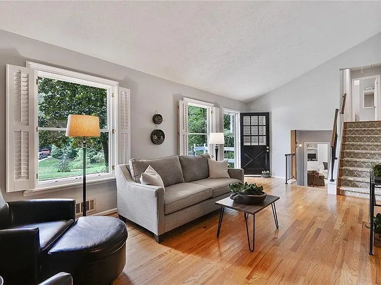 130 Cains Cove Dr — Photo 12