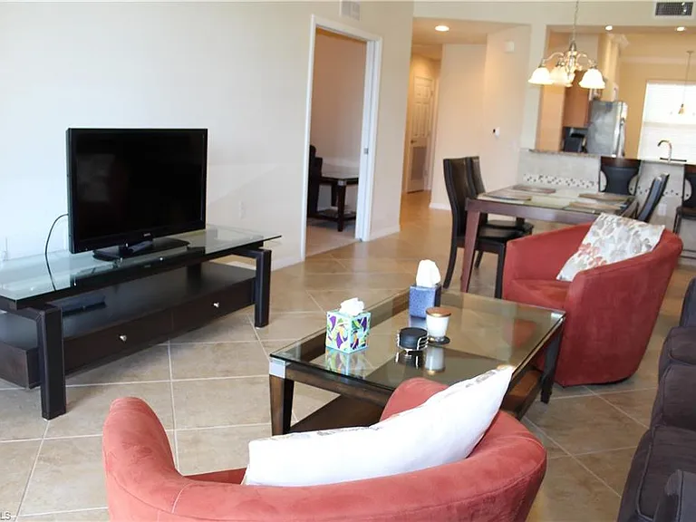 9735 Acqua Ct #611 — Photo 8