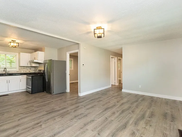 1635 Dogwood Dr — Photo 5