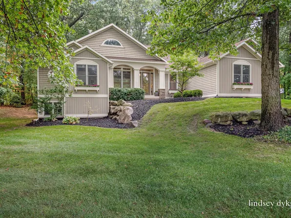 6300 Boulder Ridge Dr NE, Belmont, MI 49306