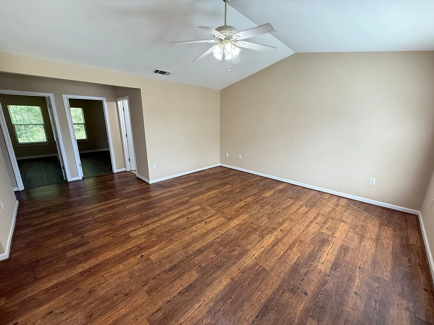10-12 Chesney Drive — Photo 2