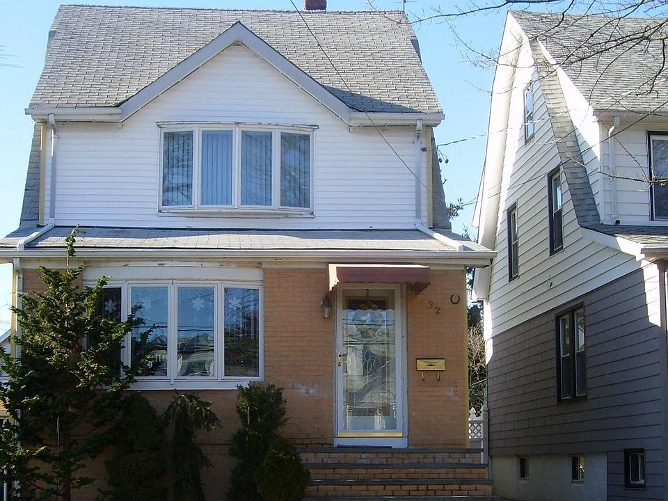 2nd image of 32 Madison St
