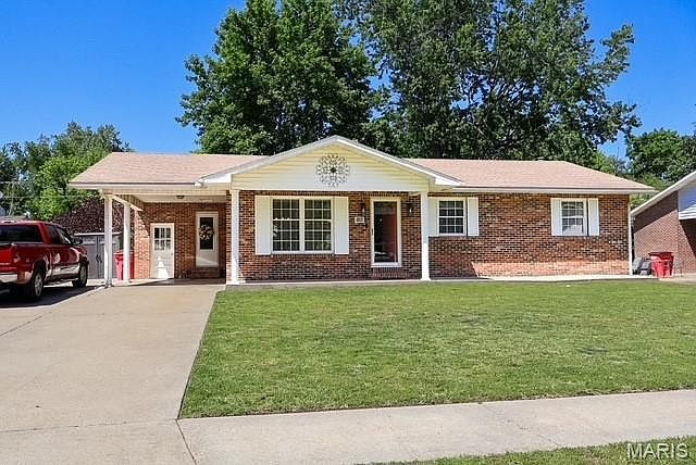 1st image of 120 Terrace Dr