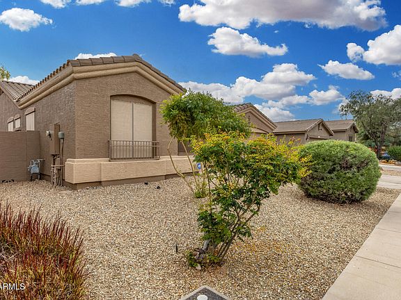 3rd image of 18223 W PARADISE Lane