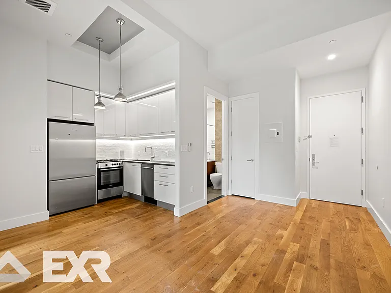 418 Lexington Ave #1E — Photo 3