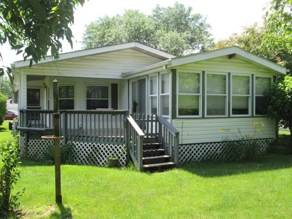 600 E Wood Ln, Belvidere, IL 61008