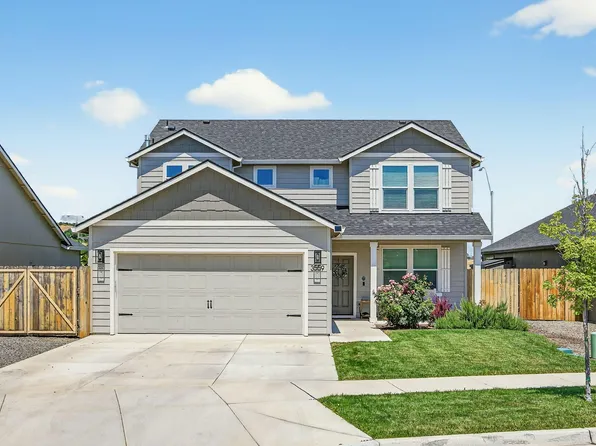 3559 Carnelian St, Medford, OR 97504