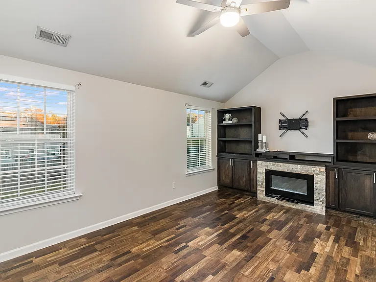 2902 Framer Ln — Photo 17