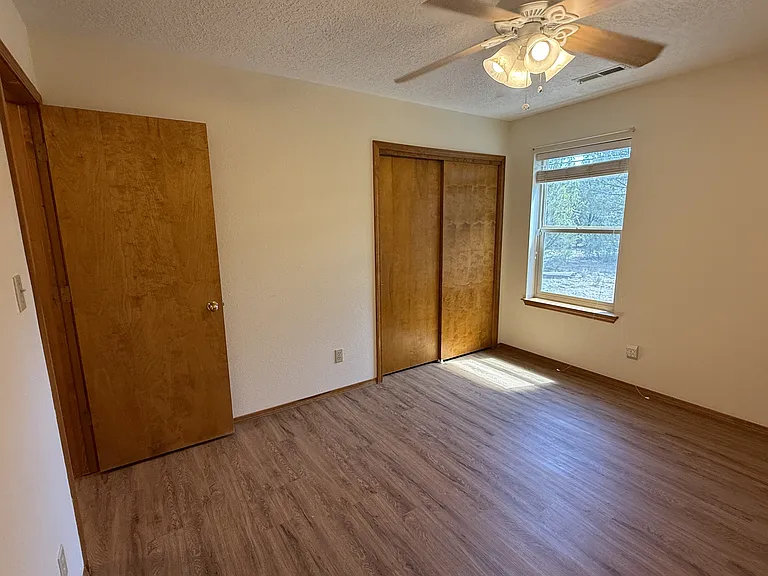 1 Autumnwood Ct — Photo 14