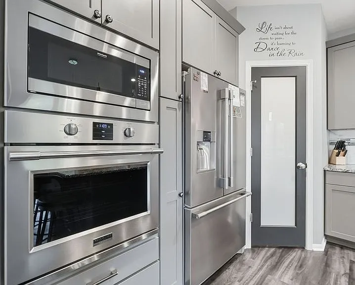 8920 Shadow Creek Ln — Photo 16