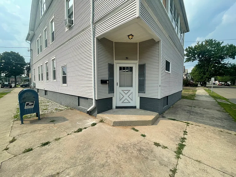92 William St #1 — Photo 6