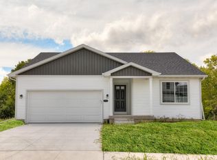 4404 Honey Bee Rdg, Des Moines, IA 50317