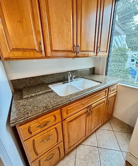 214 W Ortega St — Photo 3