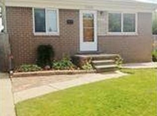 17272 Ivanhoe St, Roseville, MI