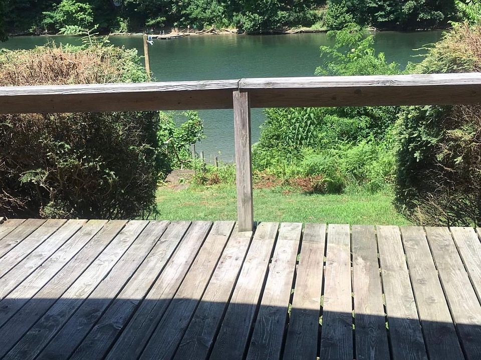 381 Riverside Dr, Fairmont, WV 26554 Zillow