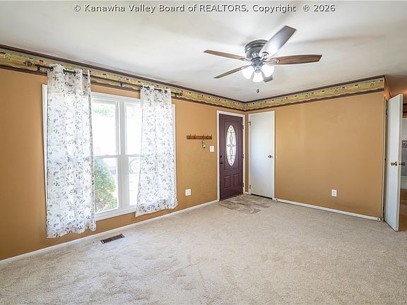 4th image of 3 Surrey Dr