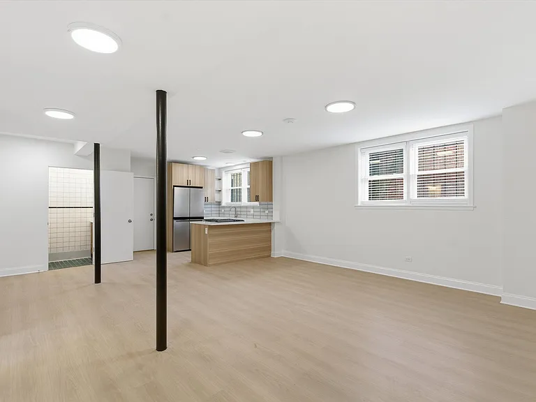 5915 N Milwaukee Ave #G — Photo 4