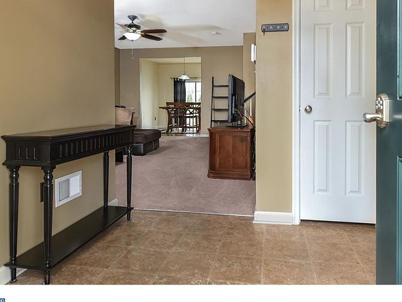 2nd image of 945 Lansdowne Rd