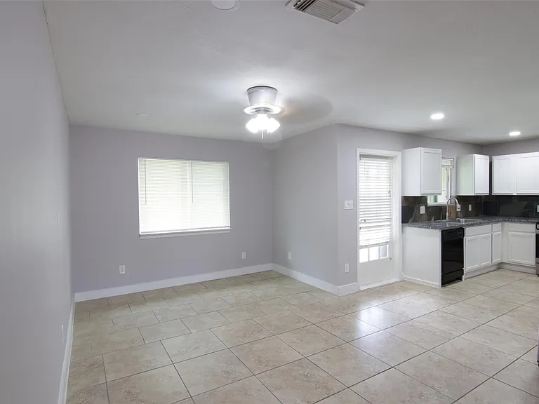 7941 Longridge Dr — Photo 4