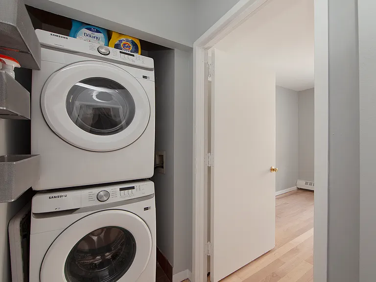 227 1st Ave #3 — Photo 7