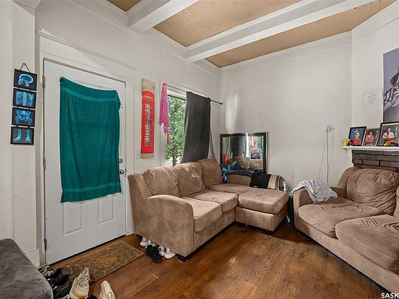 3rd image of 1313 6th AVENUE W