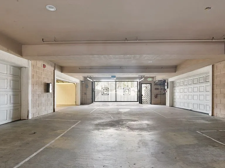 420 Riverdale Dr #11 — Photo 18